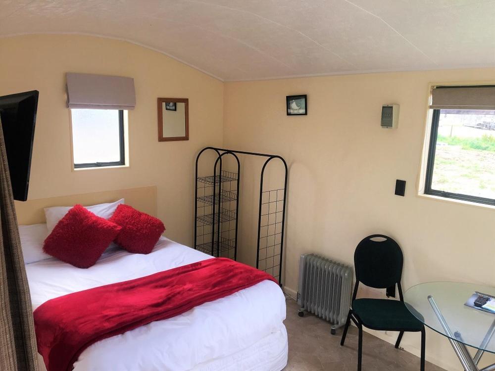 Otorohanga Kiwi Holiday Park エクステリア 写真